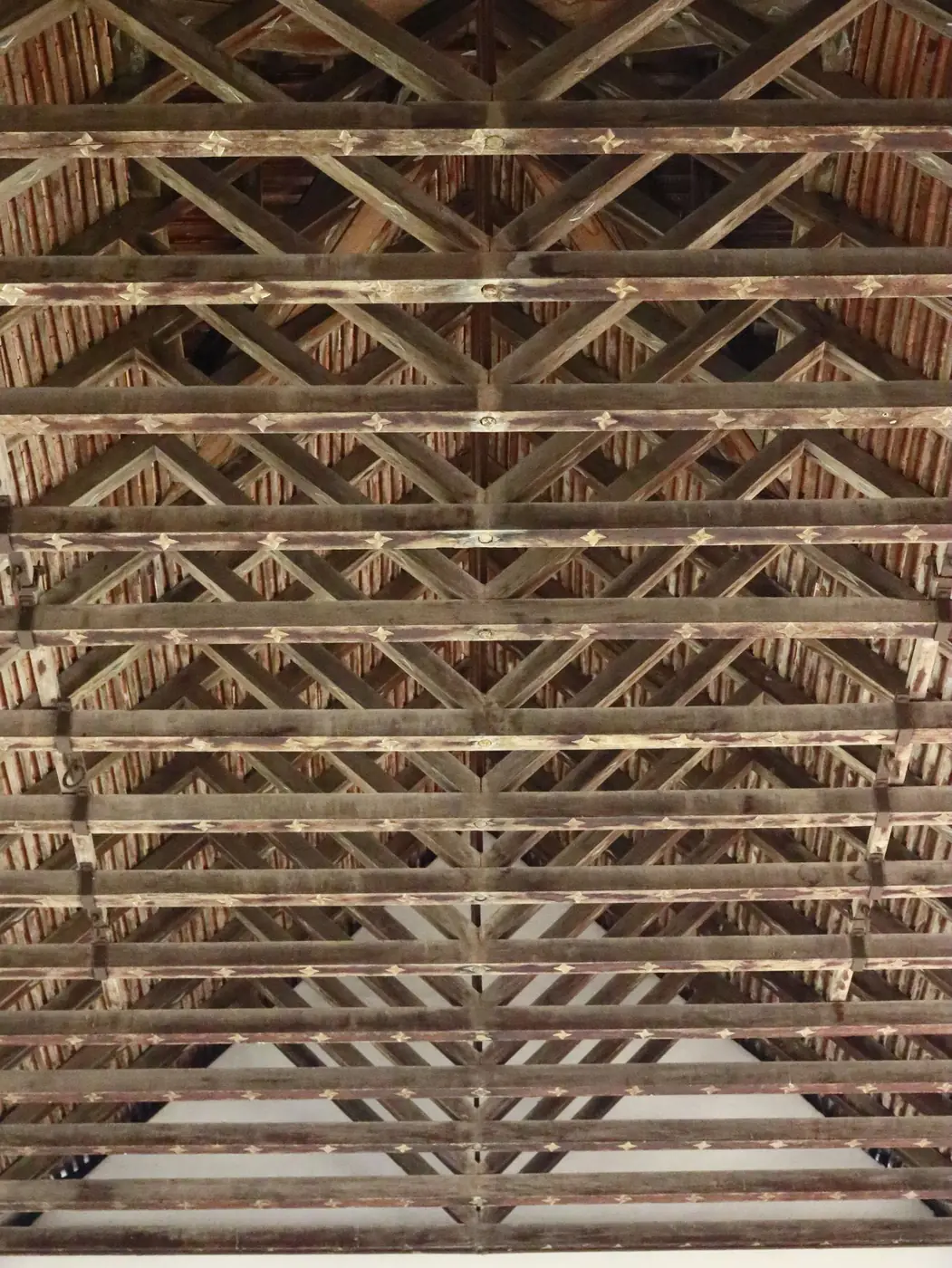 Roof structure and roofing