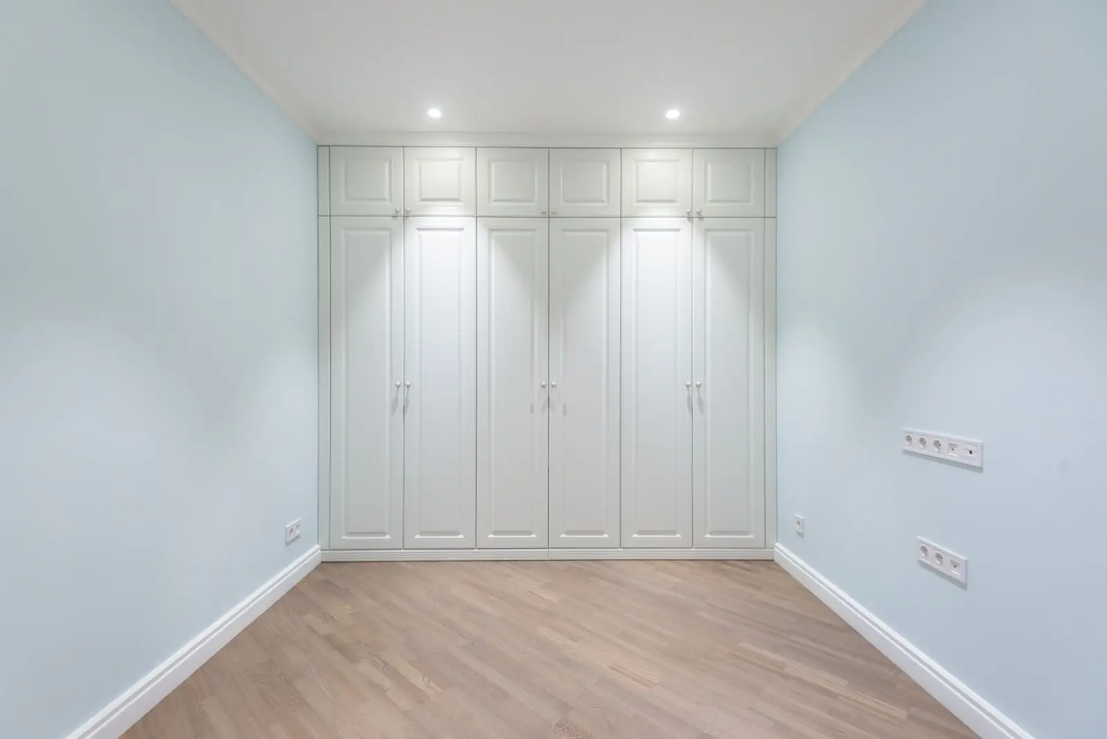 Built-in cupboards and joinery
