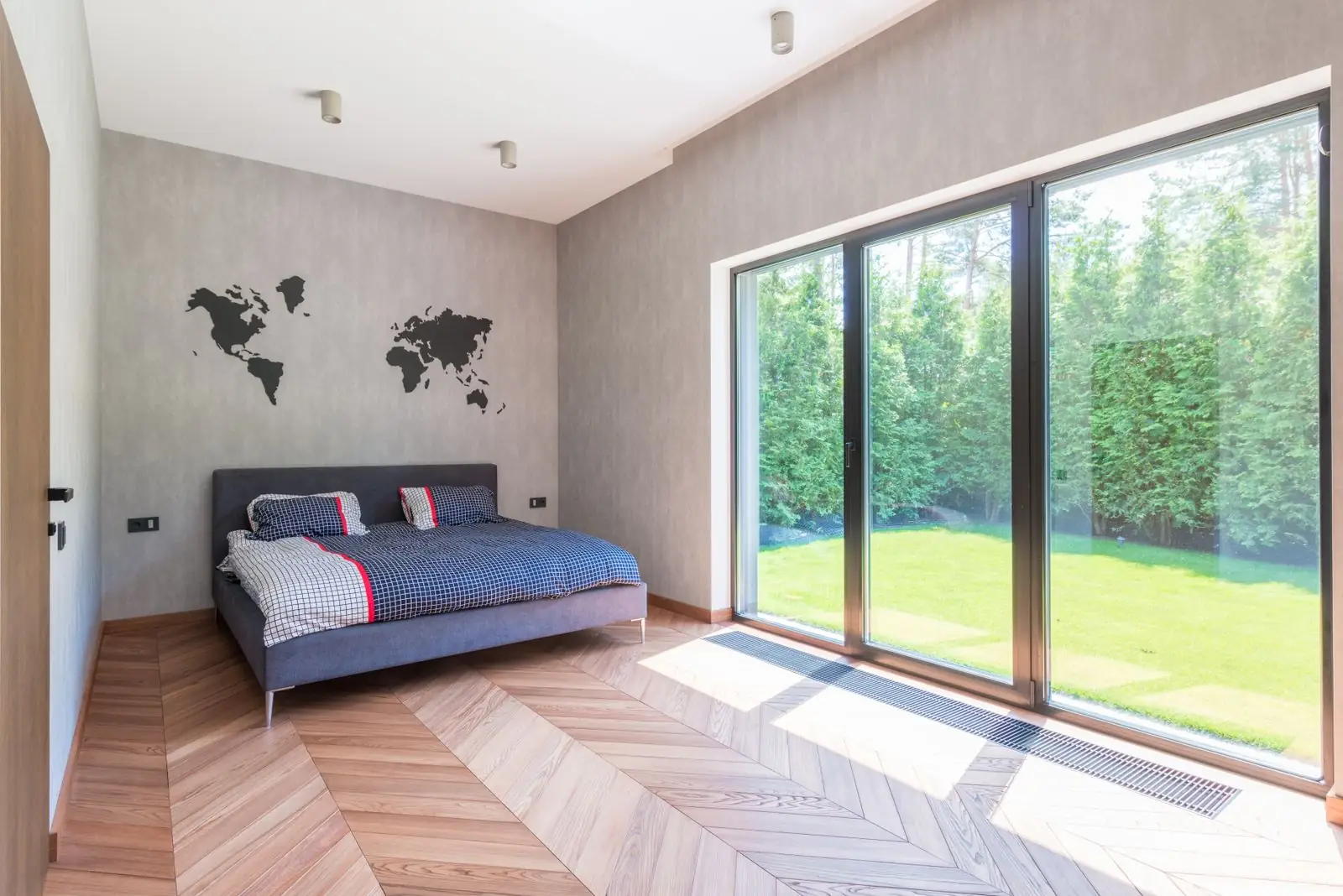 Aluminium doors and windows