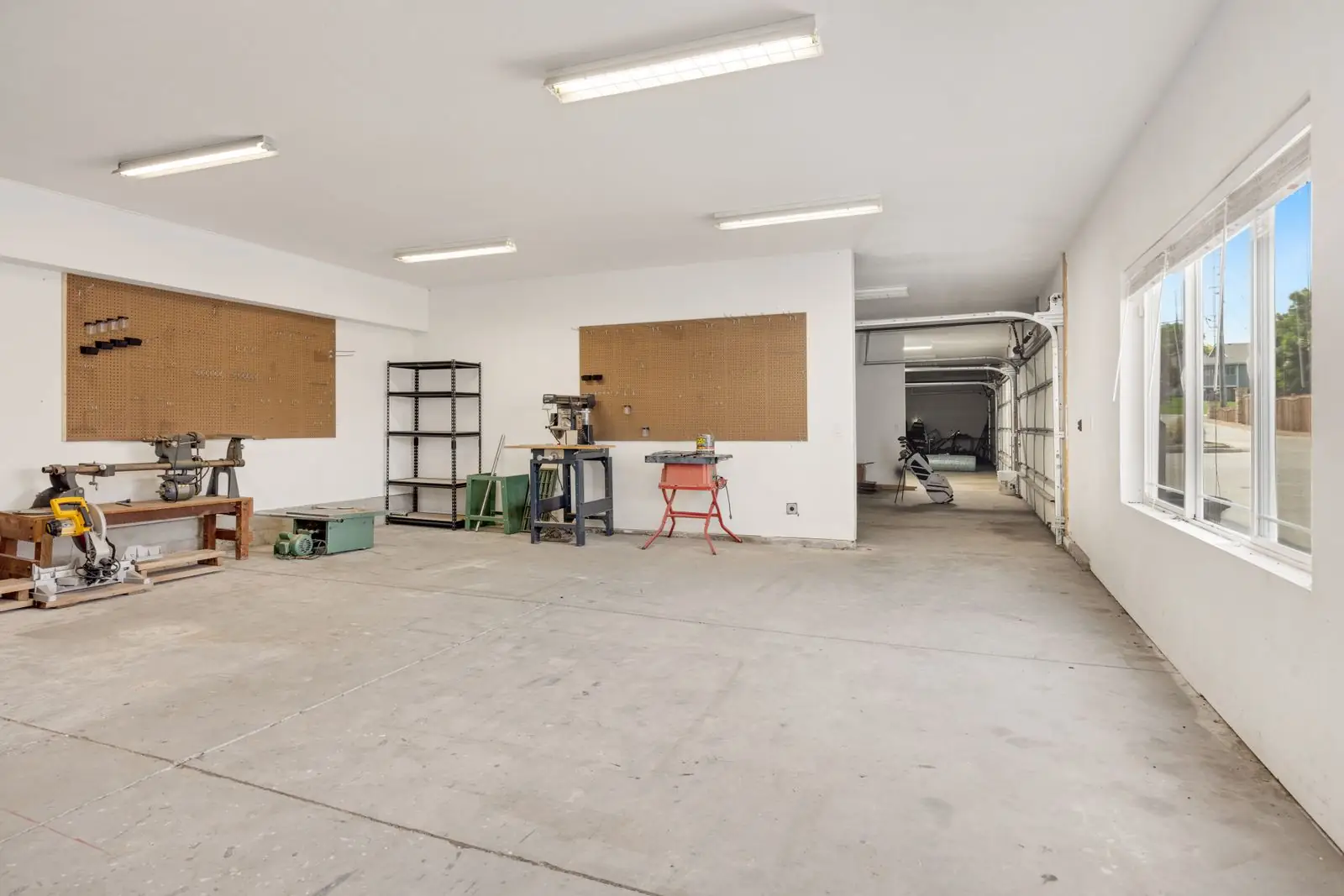Workshop, store and garage space