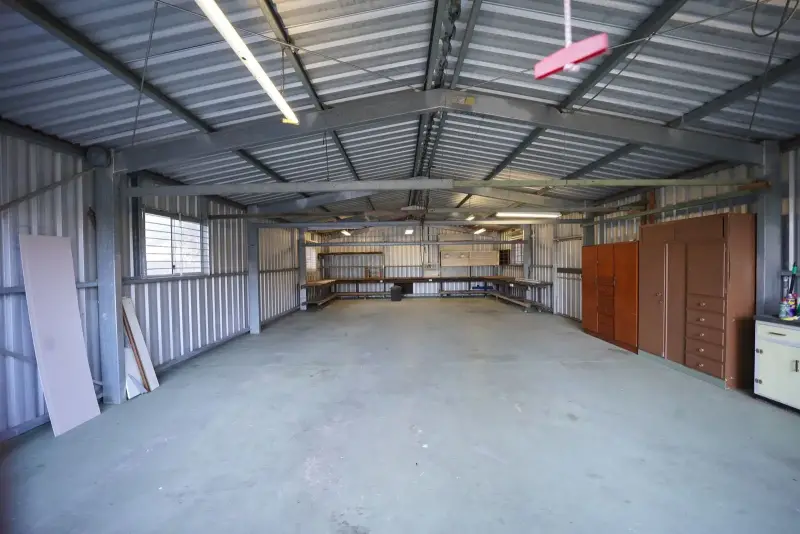 Workshop, store and garage space