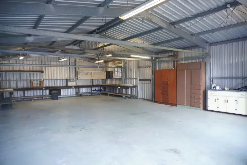 Workshop, store and garage space